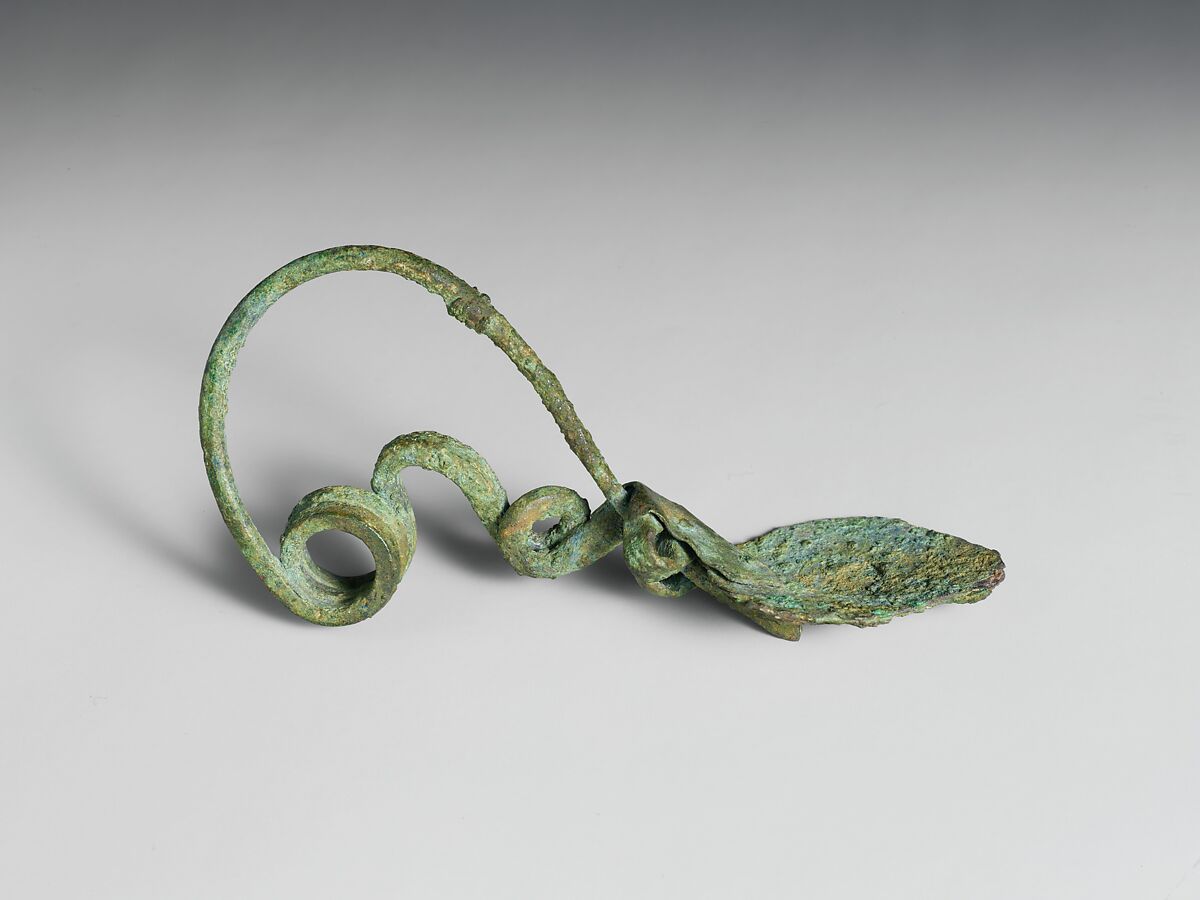 Bronze serpentine-disc type fibula (safety pin), Bronze, Villanovan 