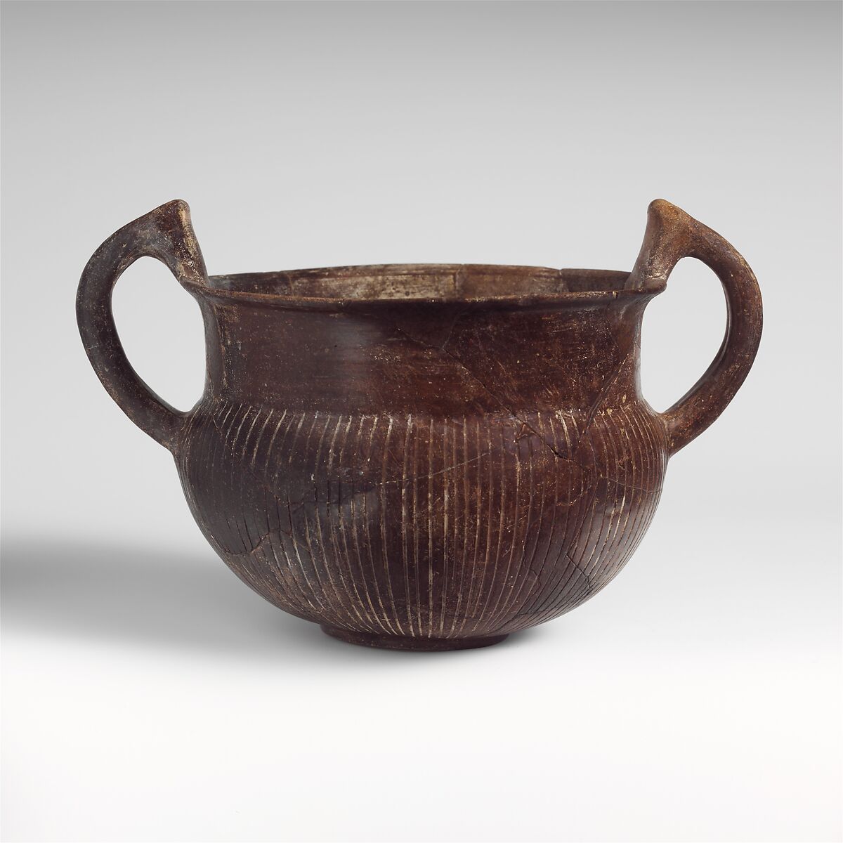 Terracotta two-handled bowl, Terracotta, Italic, Villanovan 