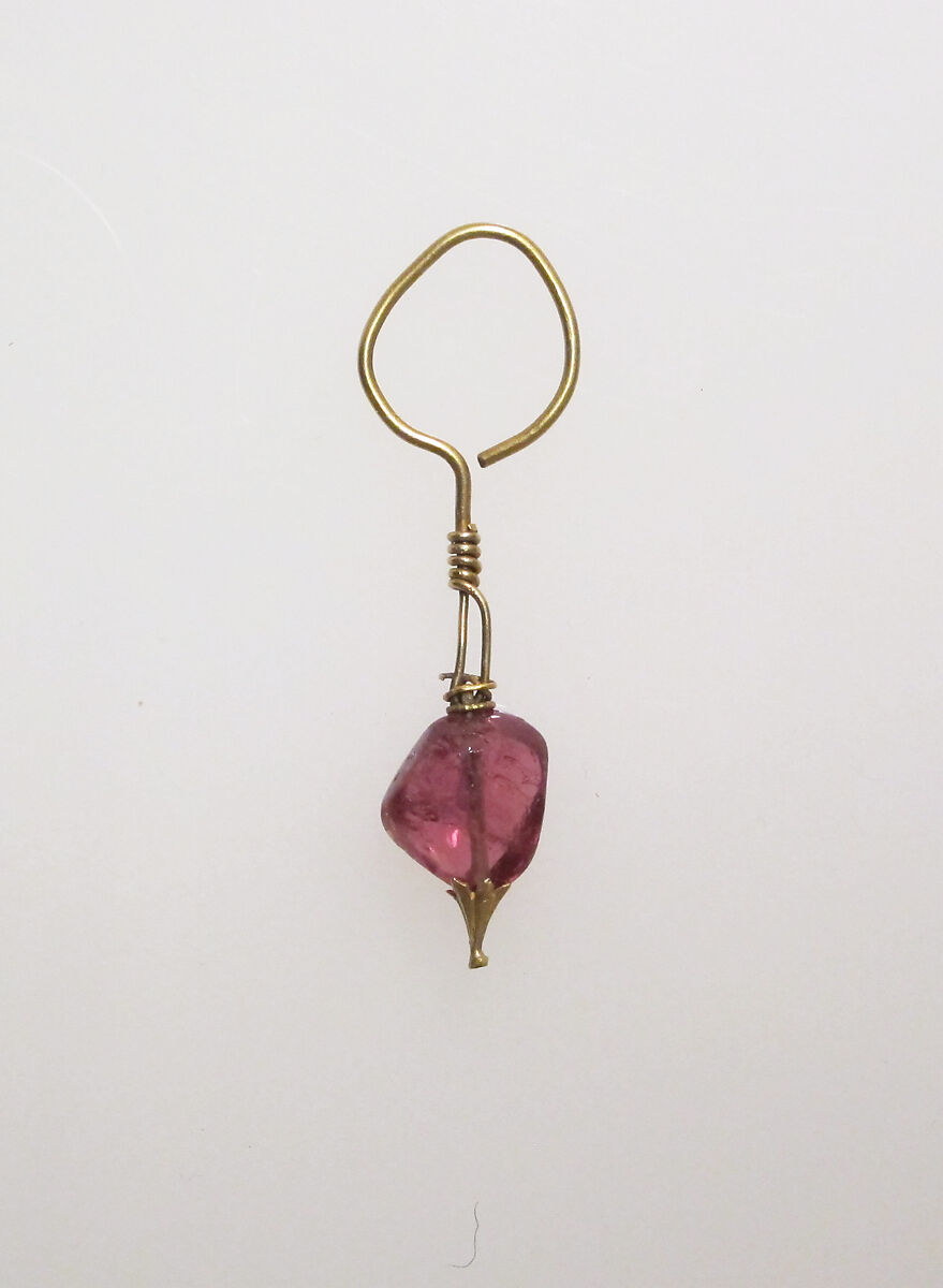 Earring with garnet, Gold, garnet, Roman 