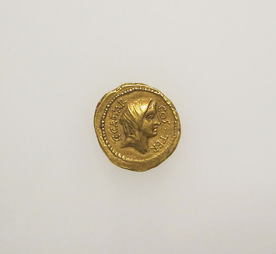 Gold aureus of Julius Caesar