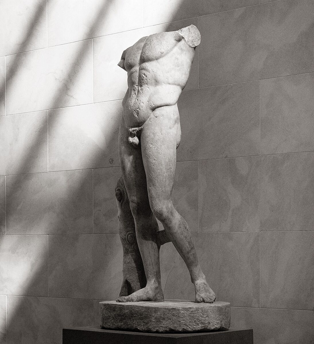 Marble statue of the Diadoumenos (youth tying a fillet around his head), Copy of work attributed to Polykleitos, Marble, Roman