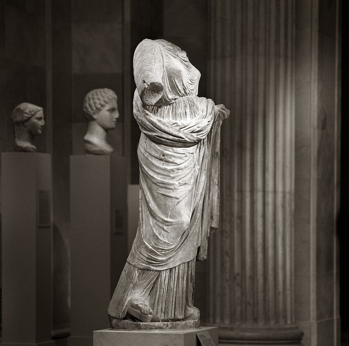 Marble statue of a woman, Marble, Greek 