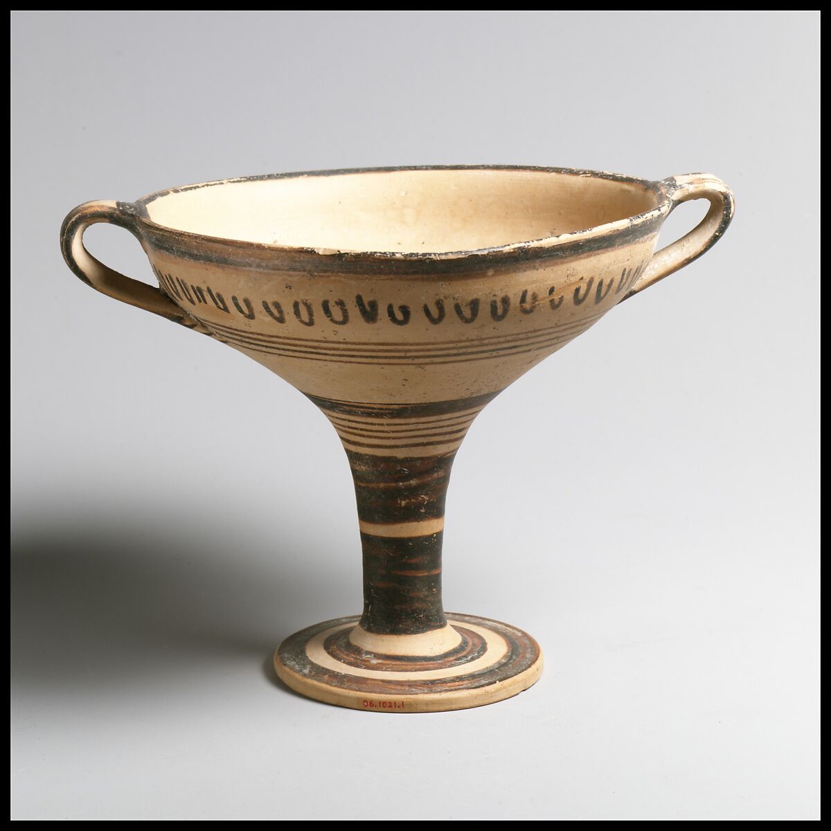 Terracotta kylix (drinking cup), Terracotta, Mycenaean 