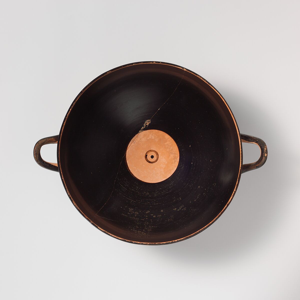 Terracotta kylix (drinking cup), Attributed to the Painter of New York 06.1021.154, Terracotta, Greek, Attic