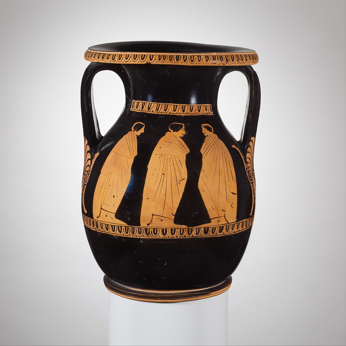 Terracotta pelike (wine jar), Attributed to the Painter of Munich 2365, Terracotta, Greek, Attic