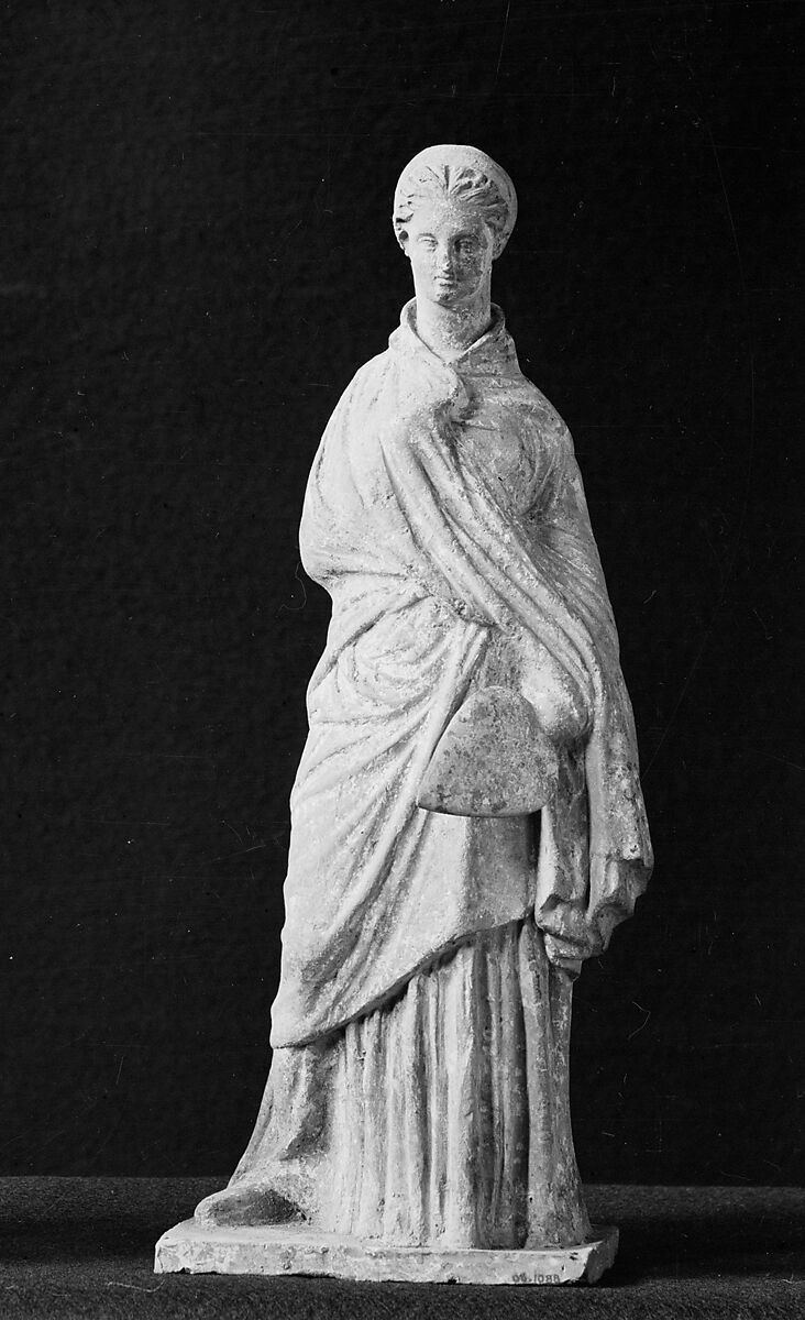 Terracotta statuette of a woman, Terracotta, Greek, Boeotian 