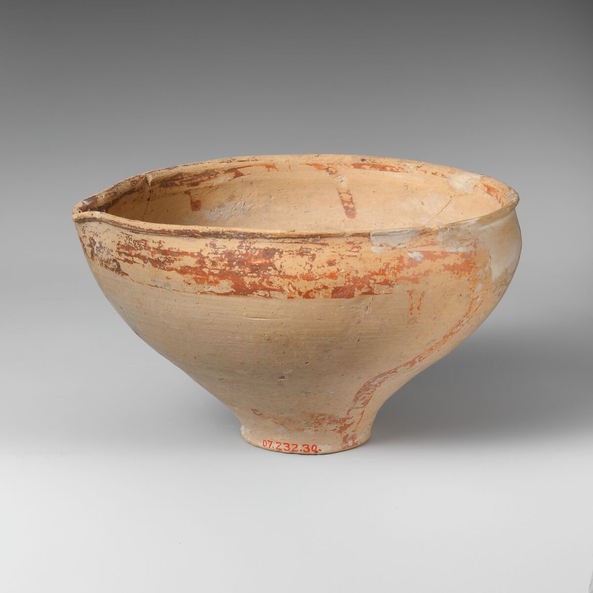 Terracotta pulled rim bowl, Terracotta, Minoan 