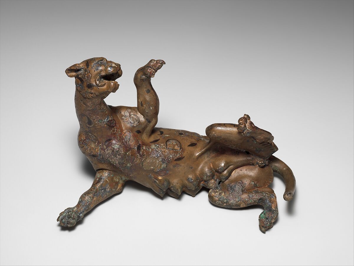 Bronze statuette of a pantheress