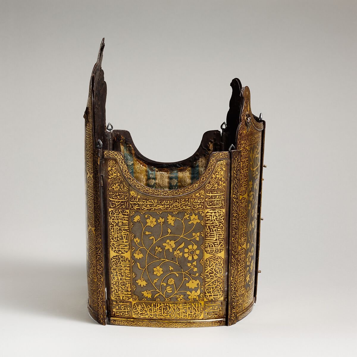 Cuirass (Char-aina), Steel, gold, textile, Indian or Iranian