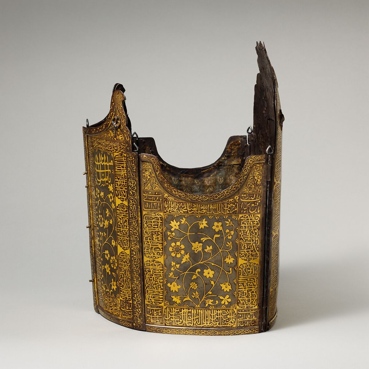 Cuirass (Char-aina), Steel, gold, textile, Indian or Iranian