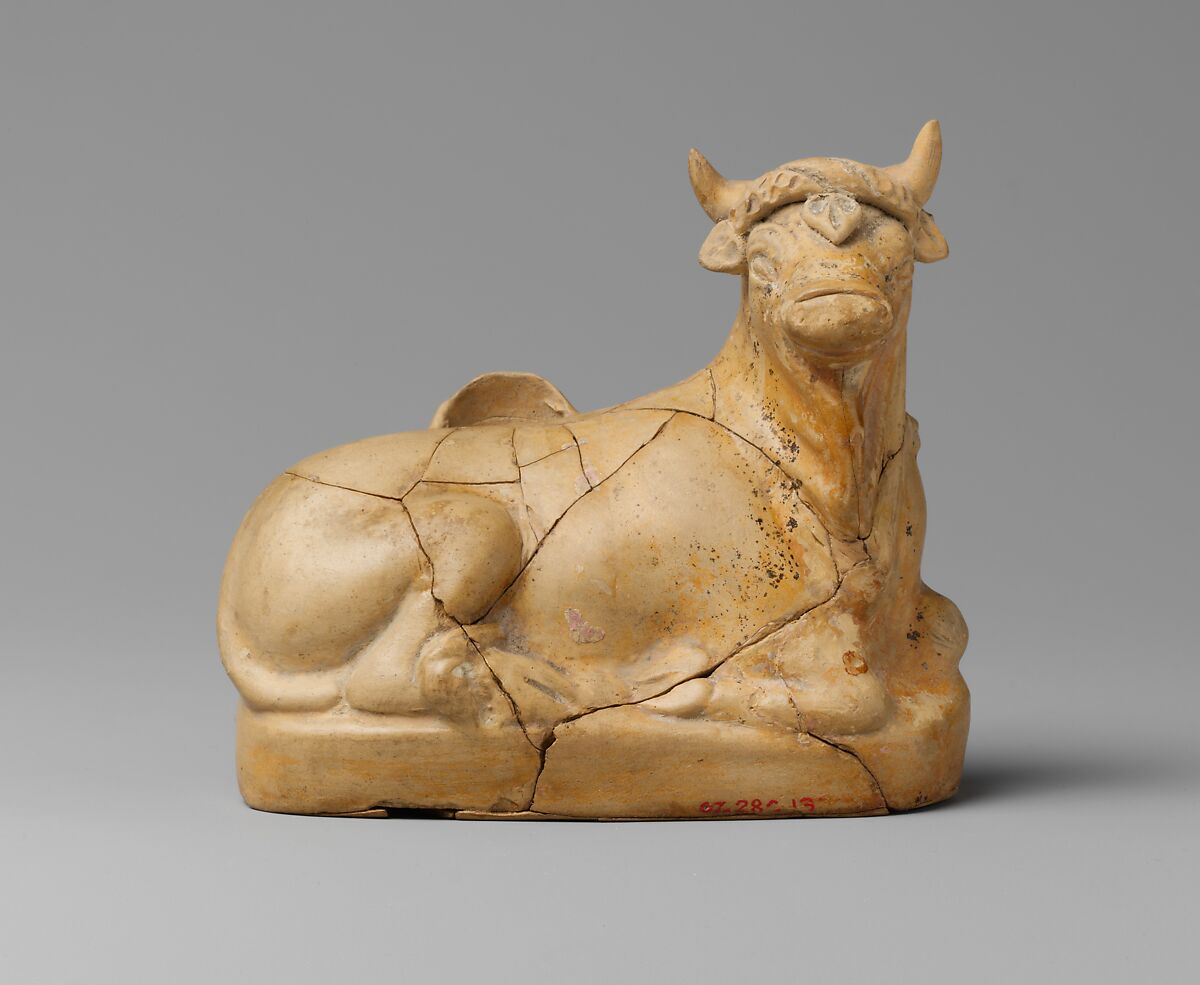 Terracotta askos (flask with a spout) in the form of a bull, Terracotta, Italic 