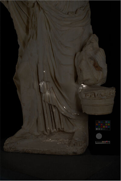 Marble statue of an old woman, Marble, Pentelic, Roman