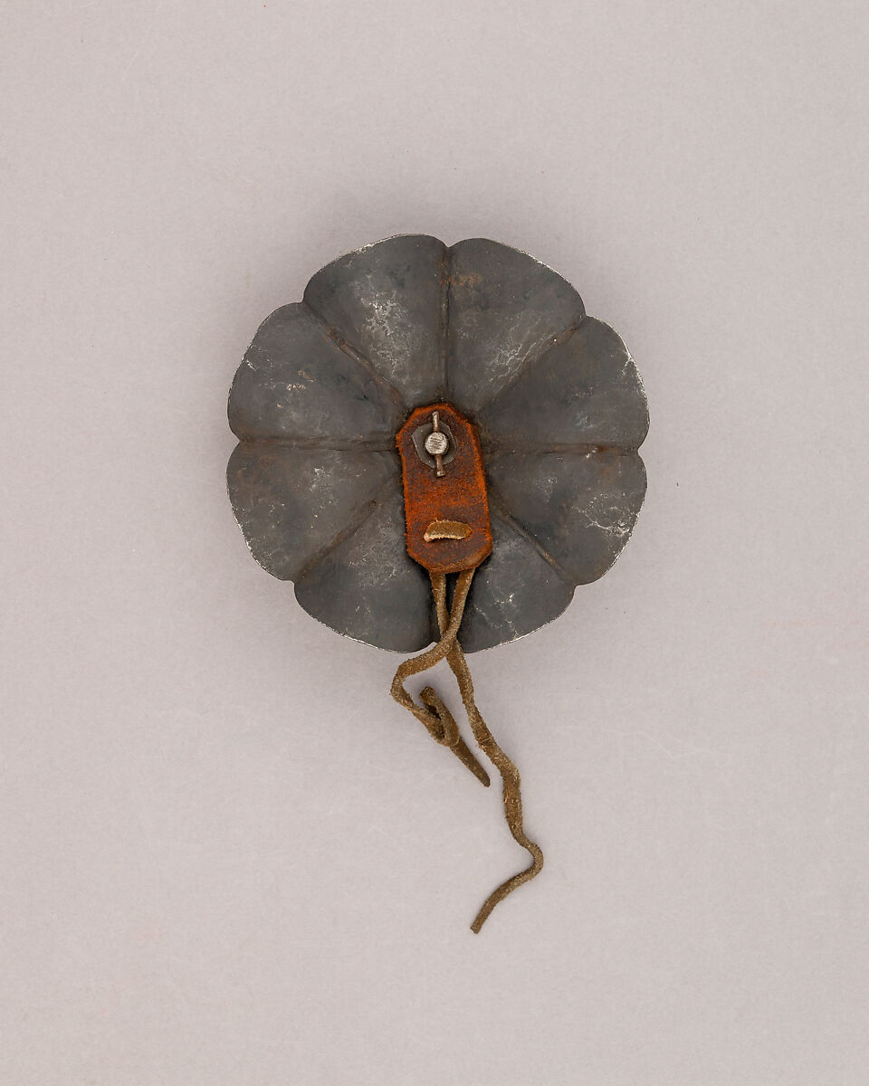 Composed Armor, Right pauldron (shoulder defense) marked by Matthes Deutsch (German, Landshut, documented 1485–1505), Steel, iron, copper alloy (latten), leather, brass, European, Italian and German