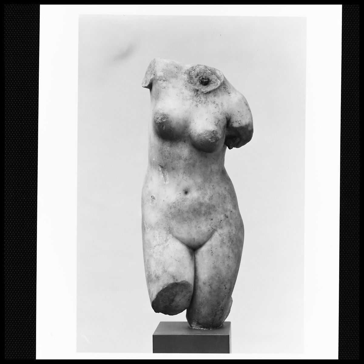 Marble statuette of Aphrodite Anadyomene (rising), Marble, Island, Roman 