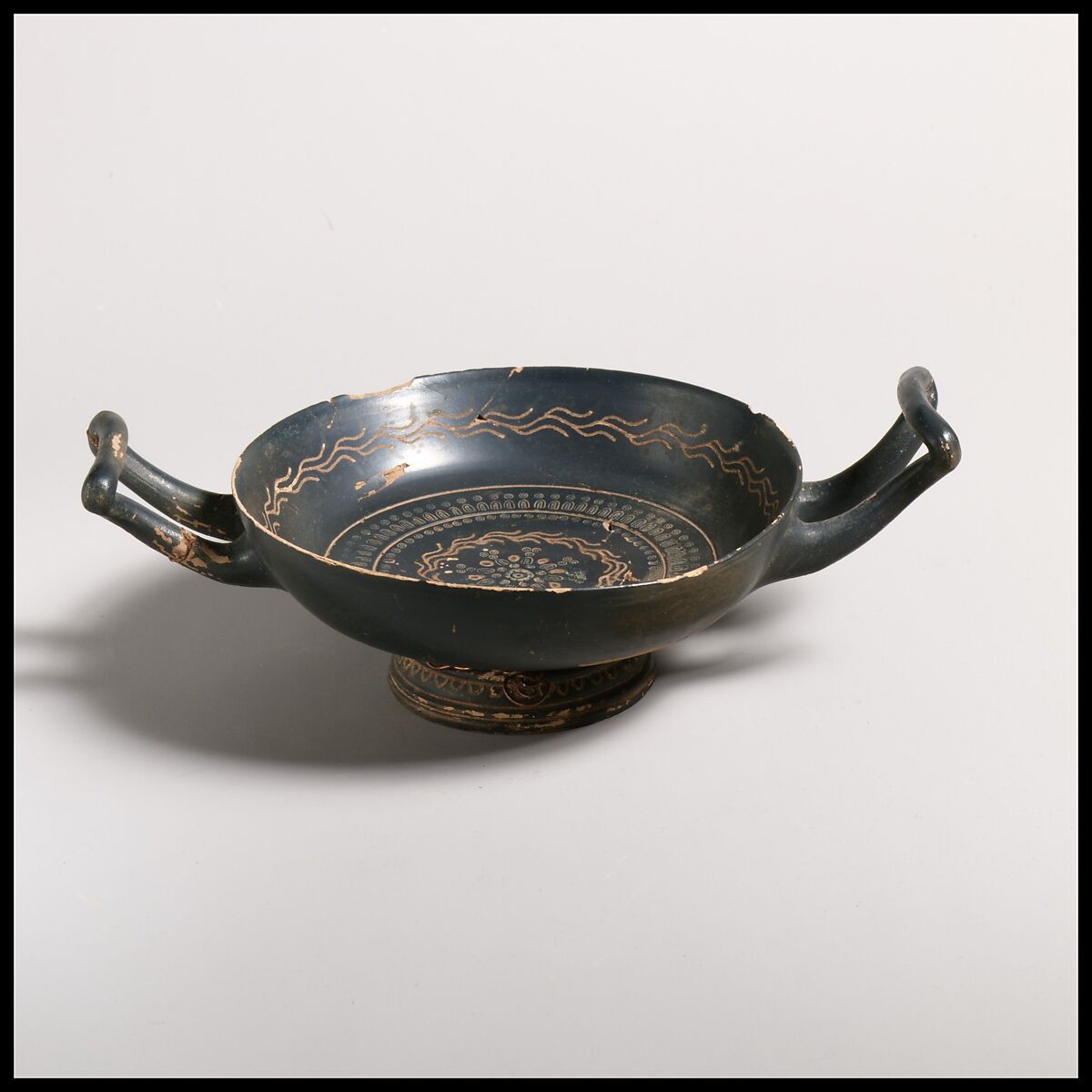 Terracotta kylix (drinking cup), Terracotta, Greek, South Italian, Campanian, Teano 