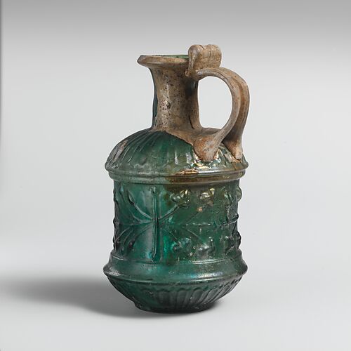 Glass jug