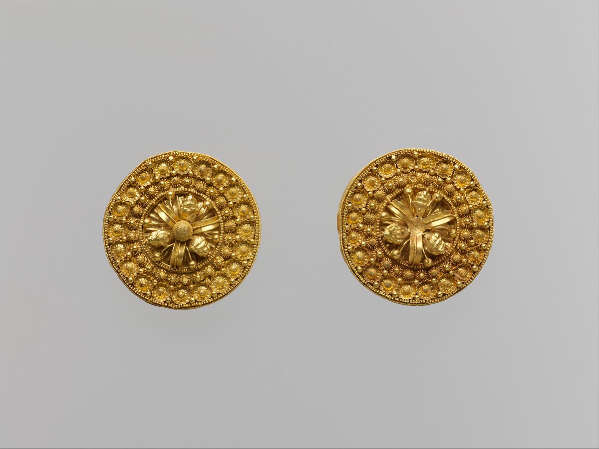Gold disks with floral motifs and lions' heads, Gold, Etruscan 