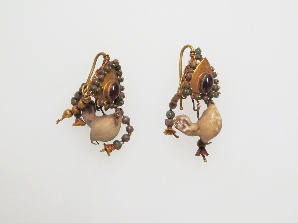 Earring with pendant of birds and glass beads, Gold, glass, Greek 