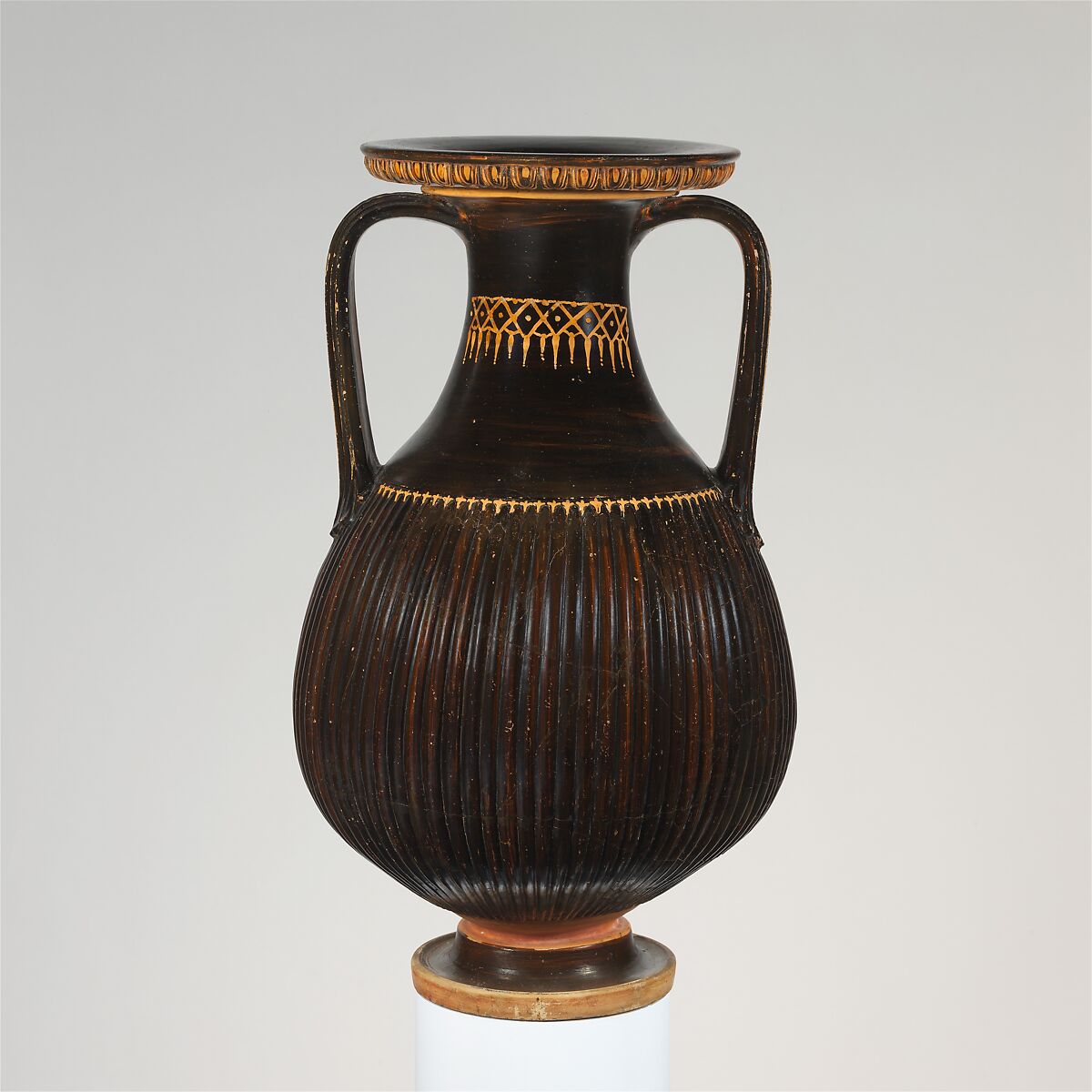 Terracotta pelike (jar), Terracotta, Greek, South Italian, Apulian 