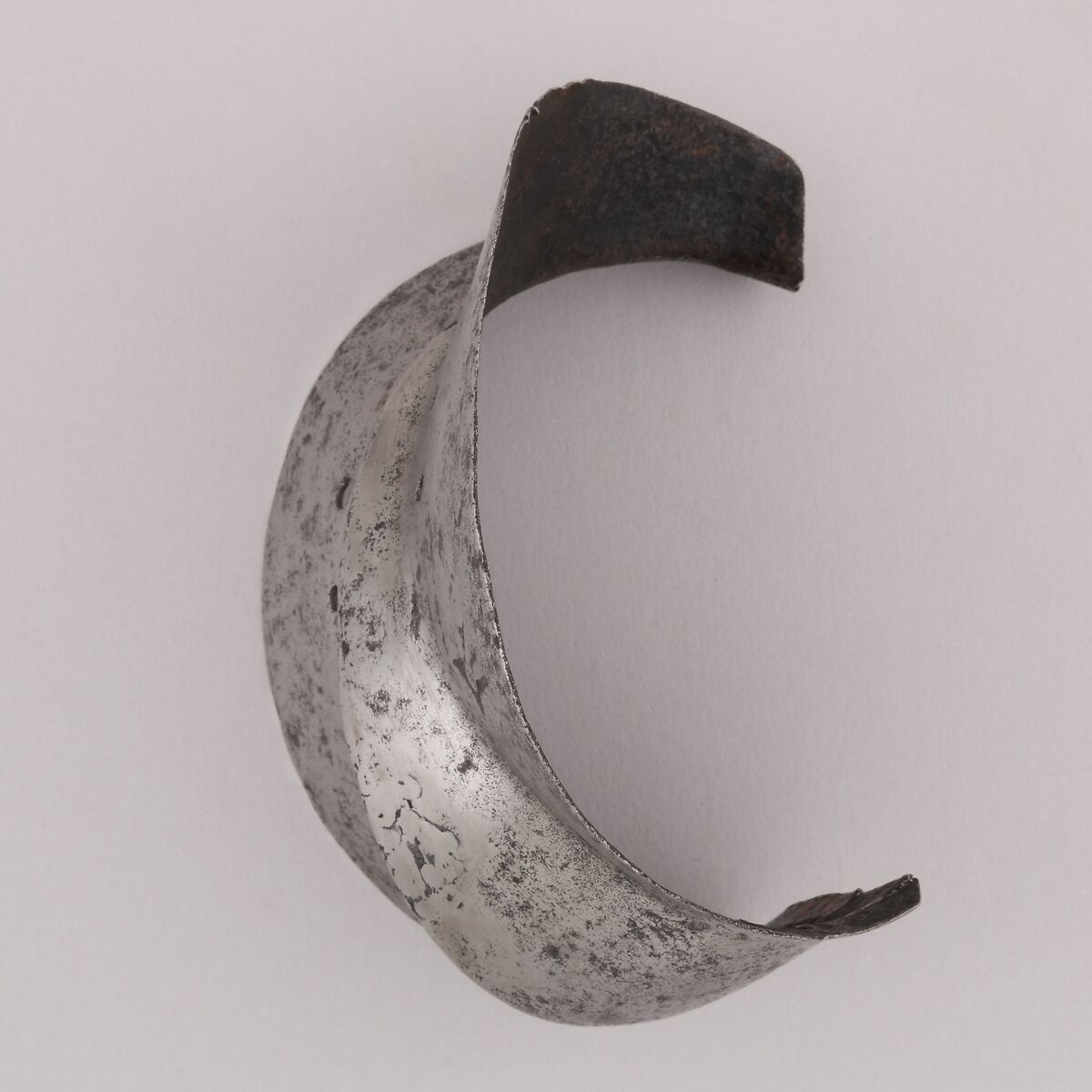 Pair of Elbow Defenses (Couters), Steel, Spanish