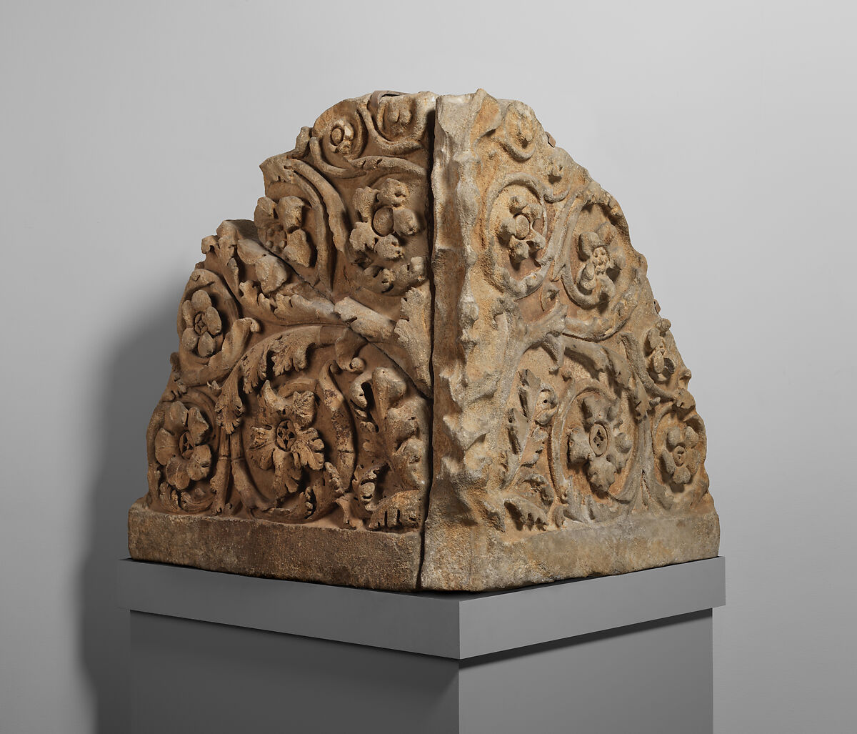 Marble corner acroterion with acanthus scrolls, Marble, Roman