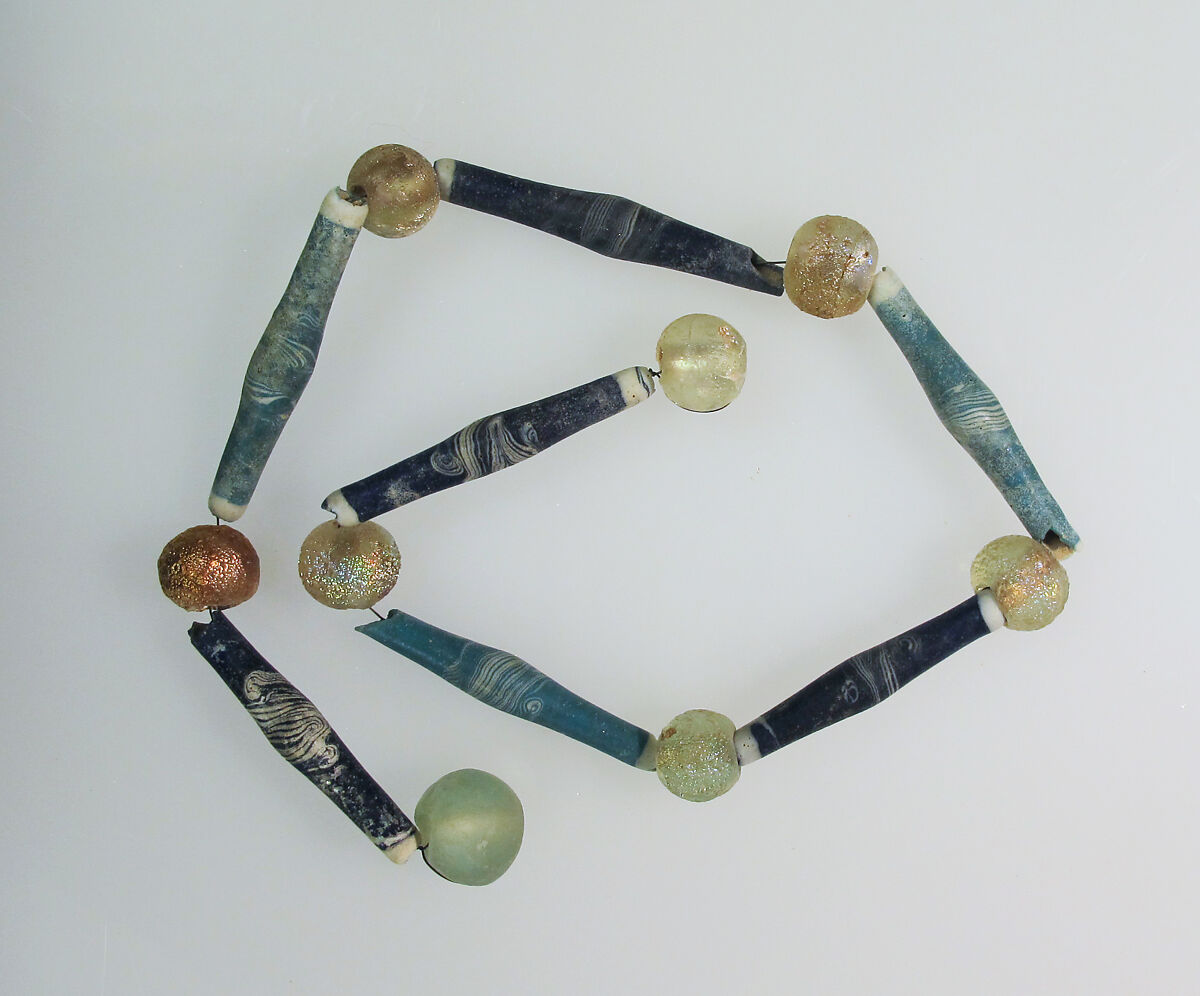 Necklace with 15 beads, Glass 