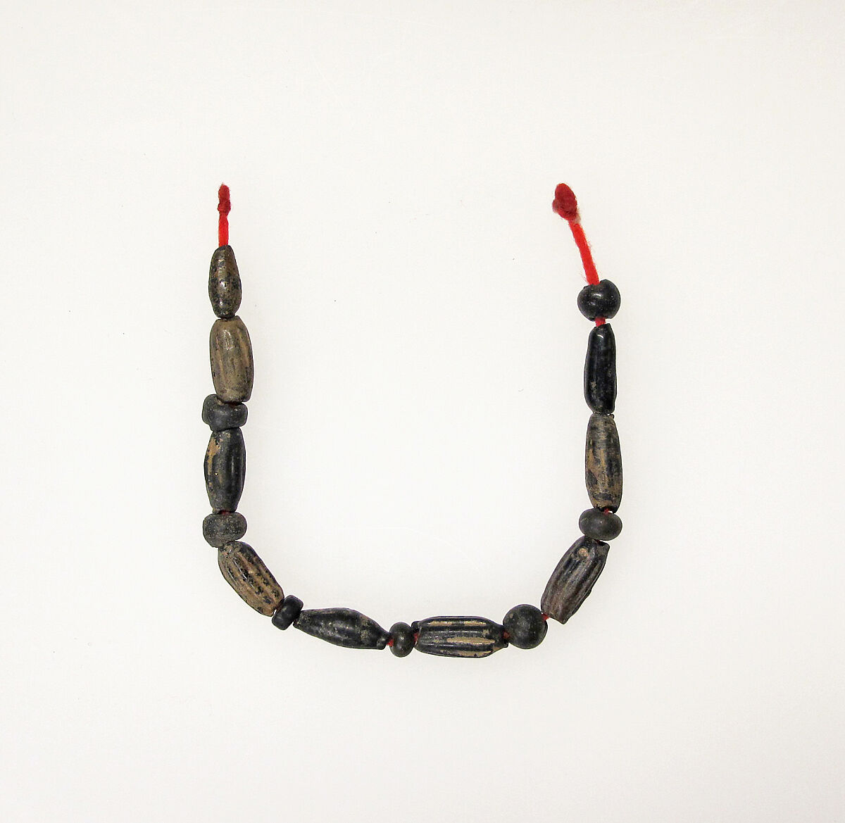 Necklace with 16 beads, Glass 