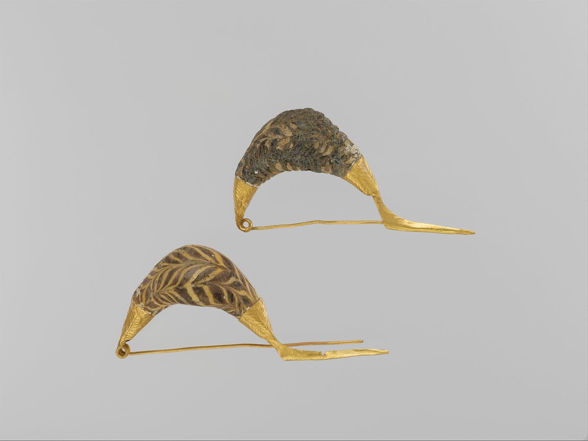 Gold sanguisuga-type fibulae (safety pins) with glass paste bows, Gold, glass, Etruscan 