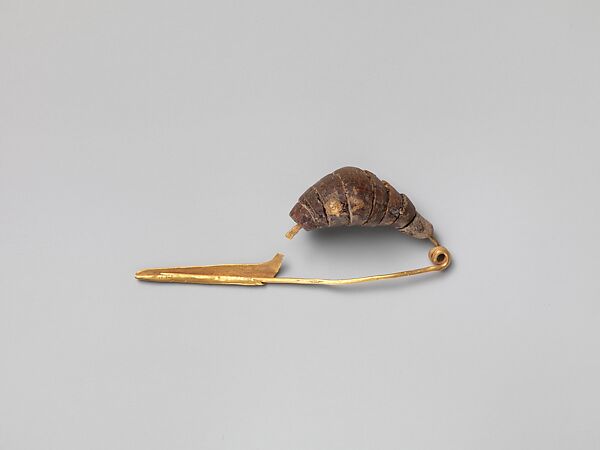 Gold and amber fibula (safety pin)