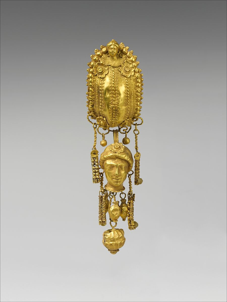 Earring with pendants and female head, Gold, silver, Etruscan 