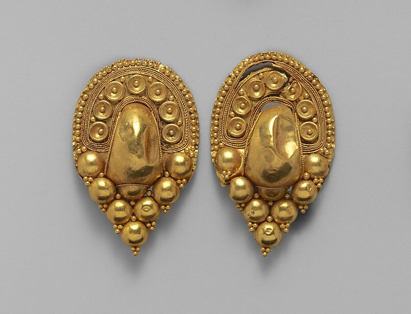 Gold earrings | Etruscan | Late Classical | The Met