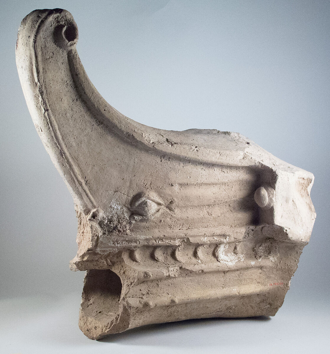 Rostrum with eye on each side, Terracotta 