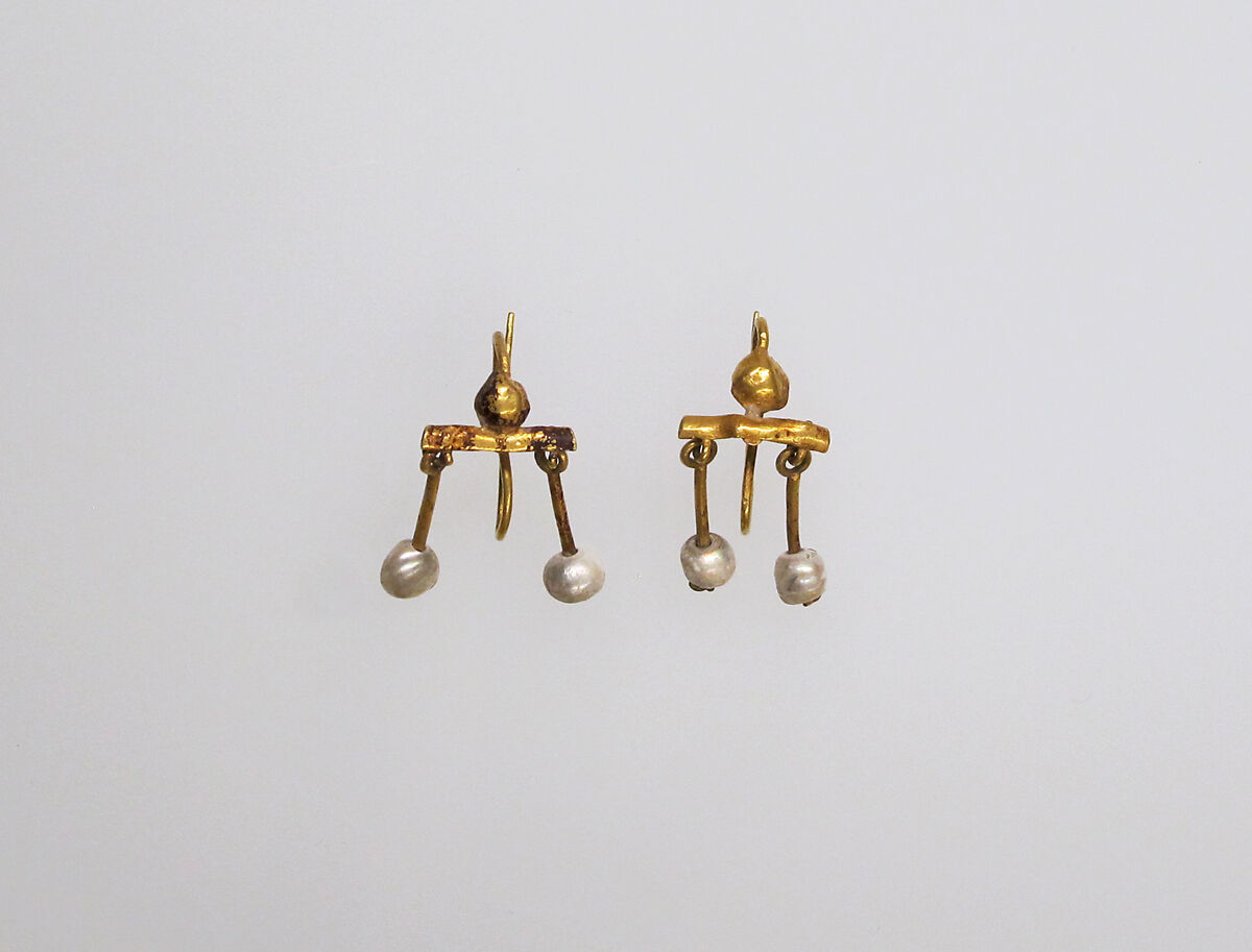 Gold and pearl earring, Gold, pearl, Roman 