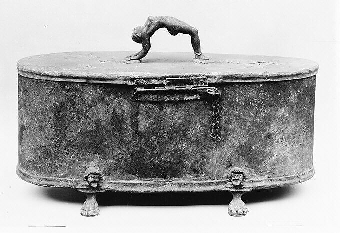 Bronze cista (toiletries box), Bronze, Praenestine
