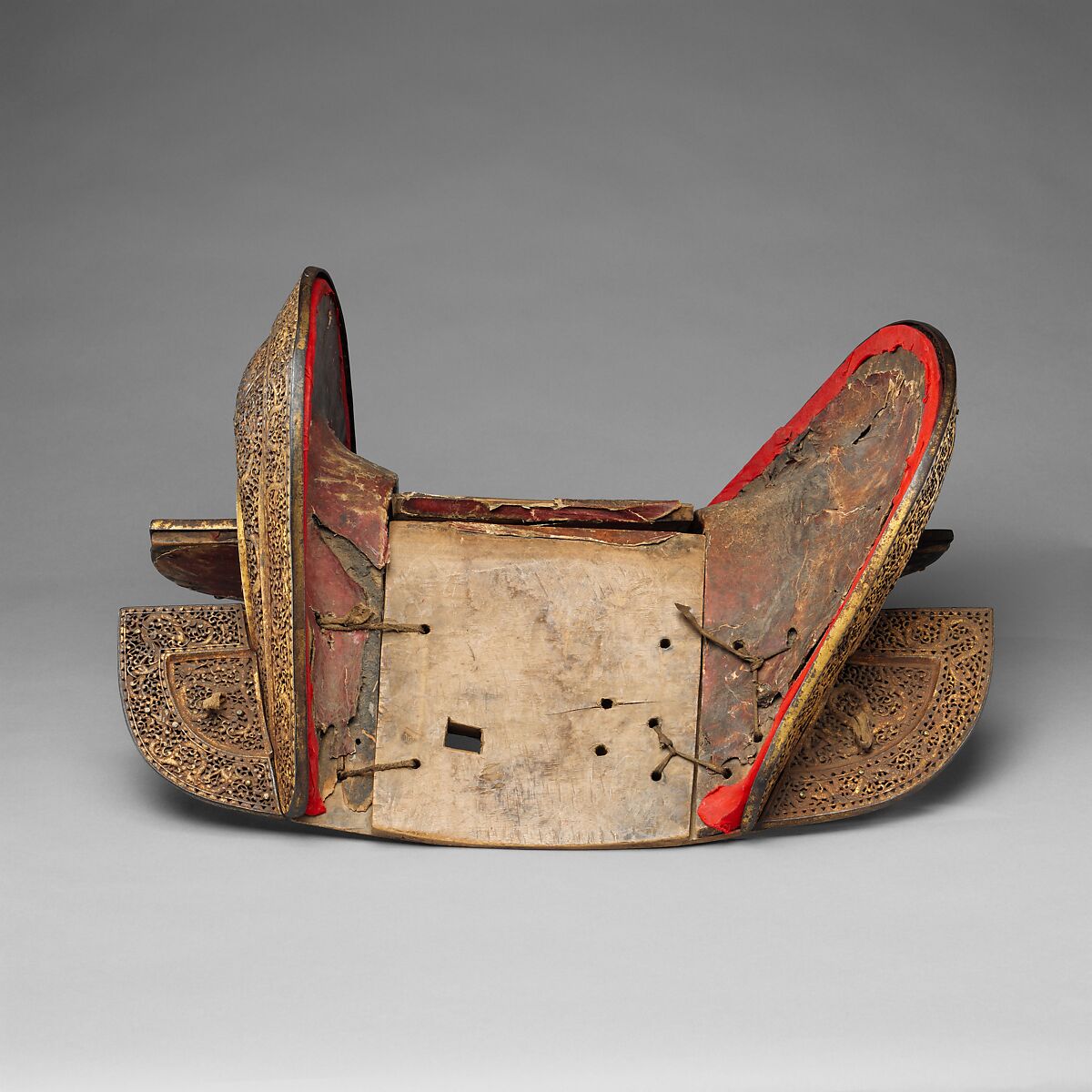 Saddle (gser sga), Iron, gold, copper, wood, leather, Tibetan