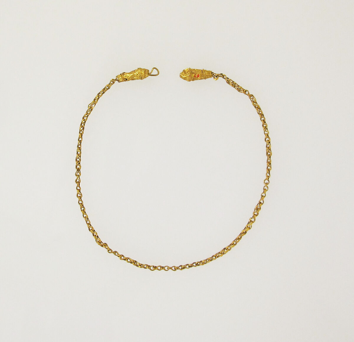 Necklace with lion head terminals, Gold, Greek 