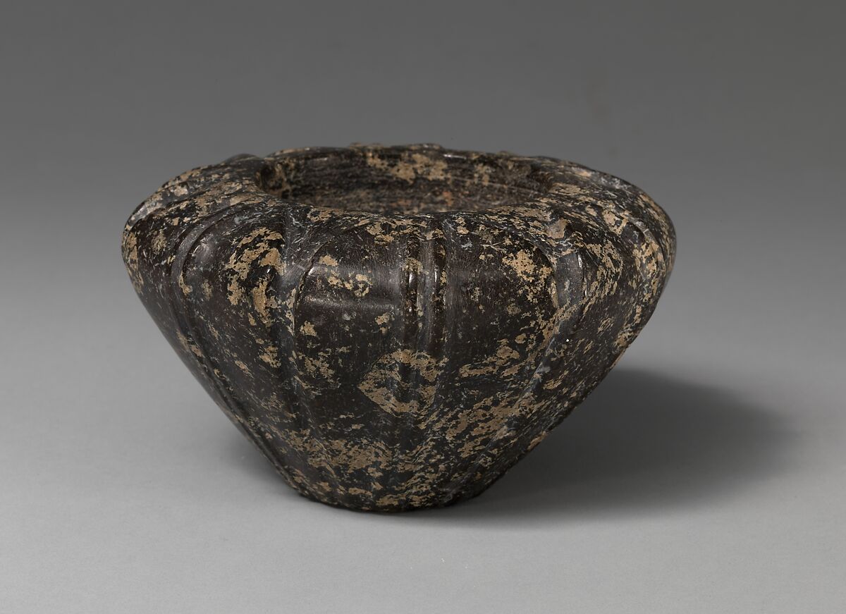 Serpentine blossom bowl, Serpentine, Minoan 