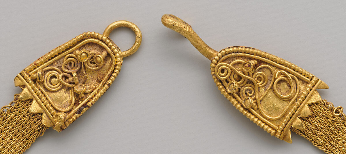 Gold strap necklace with beechnut pendants, Gold, Greek