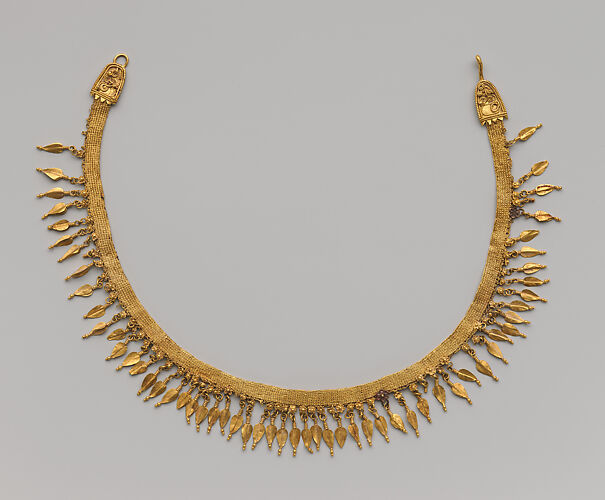 Gold strap necklace with beechnut pendants