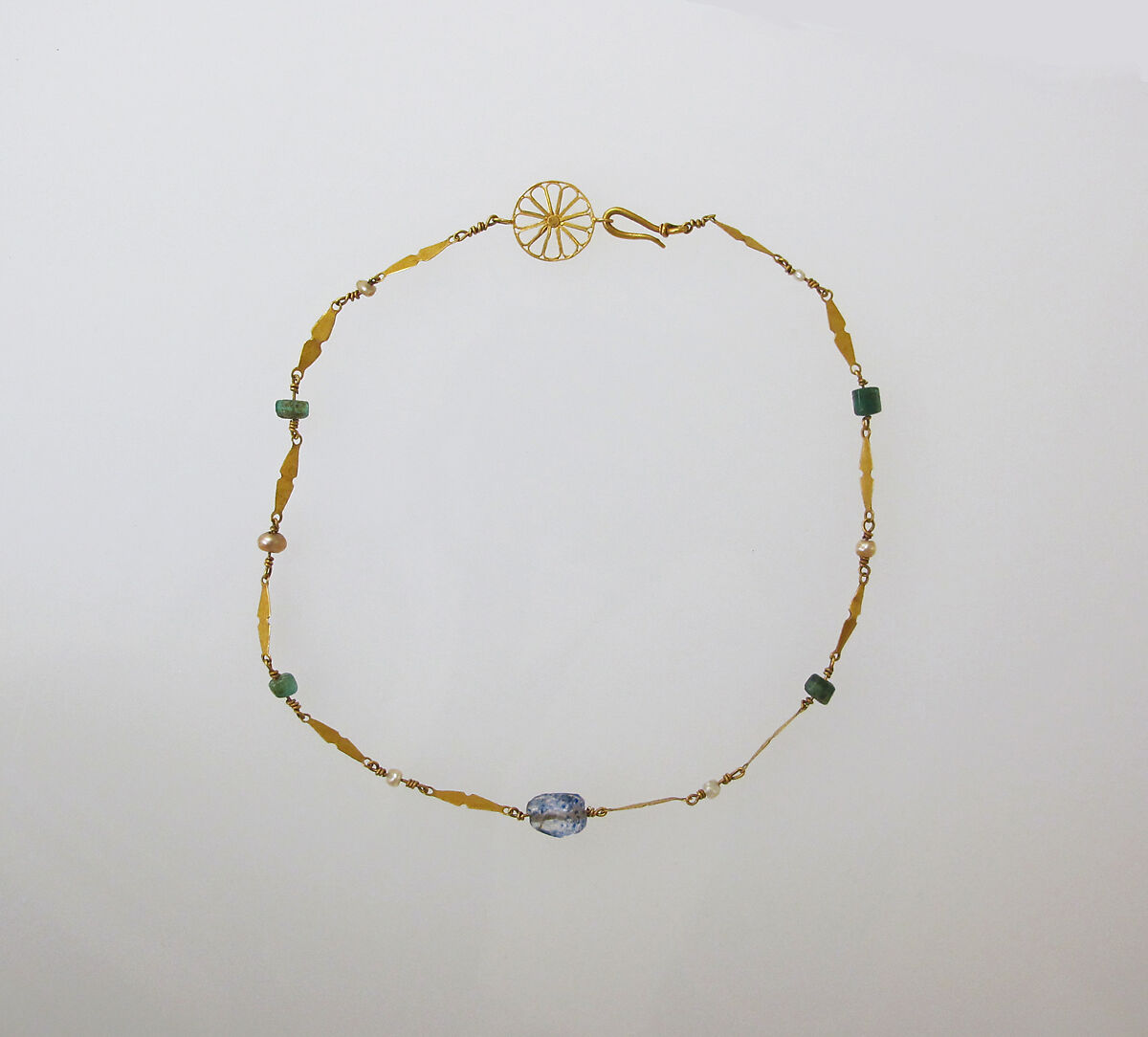 Necklace with pearls and beryl beads, Gold, pearl, beryl, Roman 