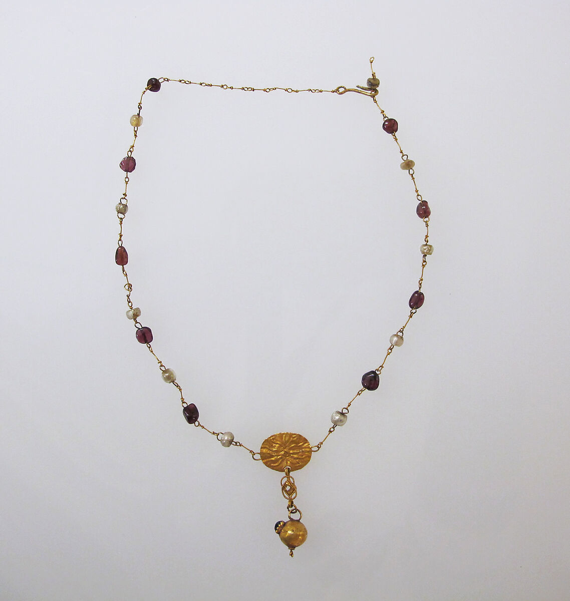 Necklace with pendant and glass beads, Gold, glass paste, Roman 