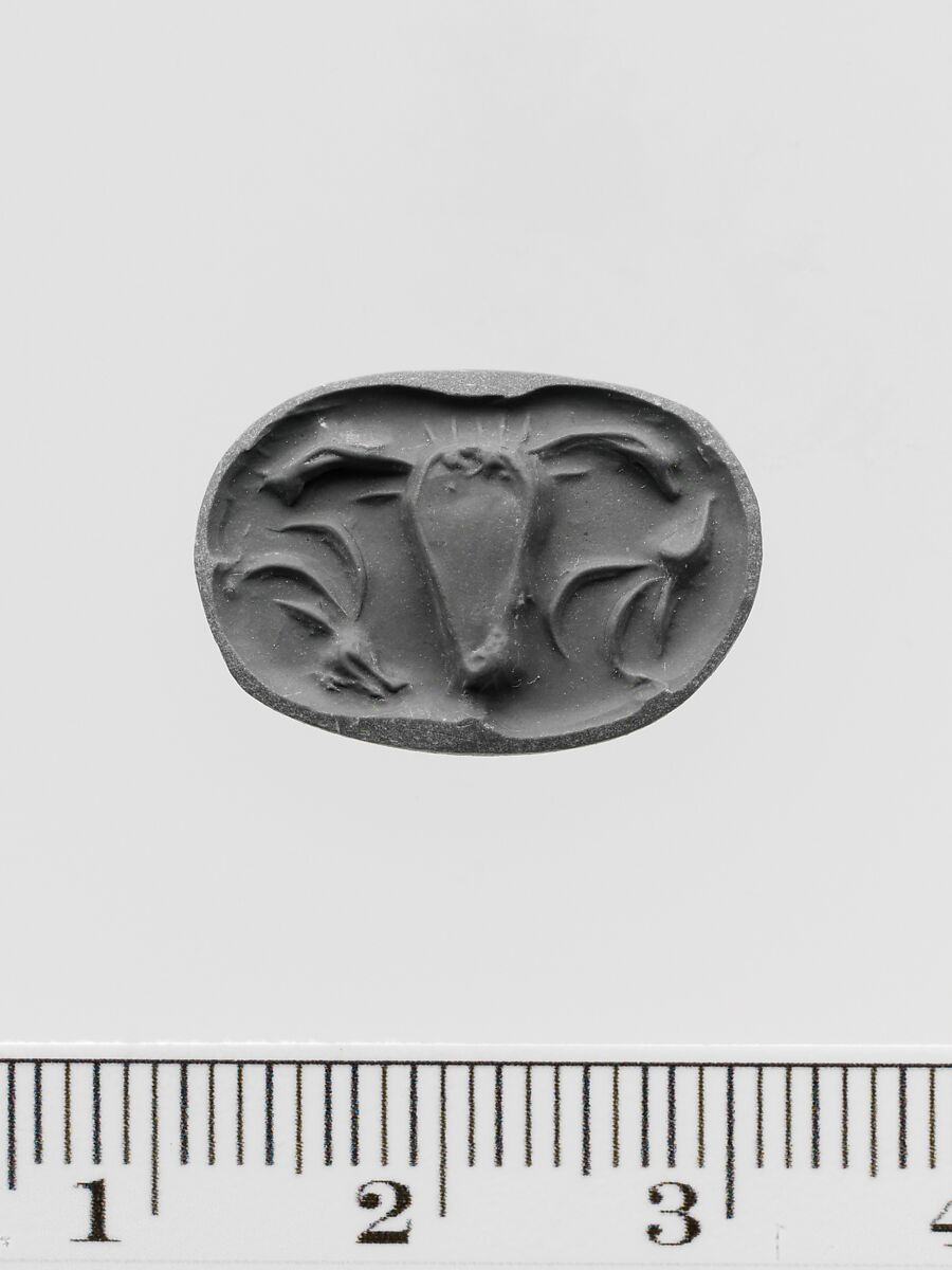 Steatite triangular prism, Serpentine, Minoan