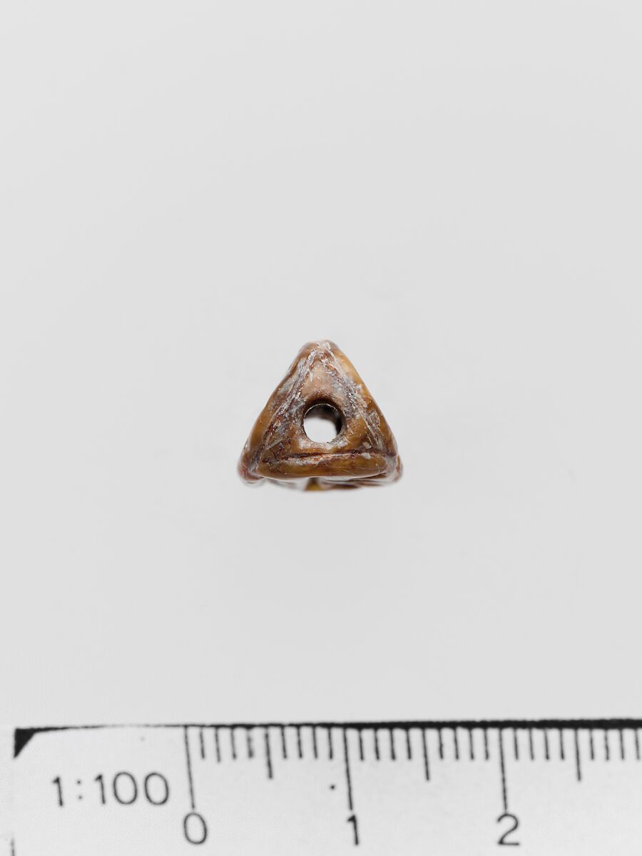Steatite triangular prism, Serpentine (burnt), Minoan