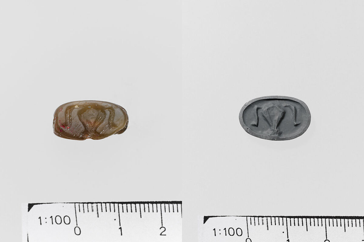 Steatite triangular prism, Serpentine, Minoan