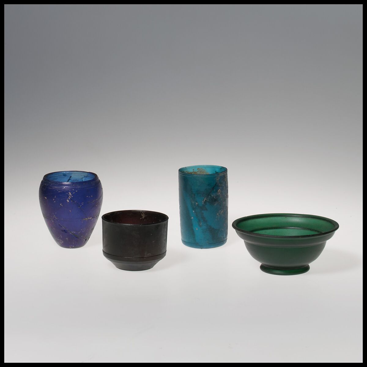 Glass cylindrical beaker, Glass, Roman