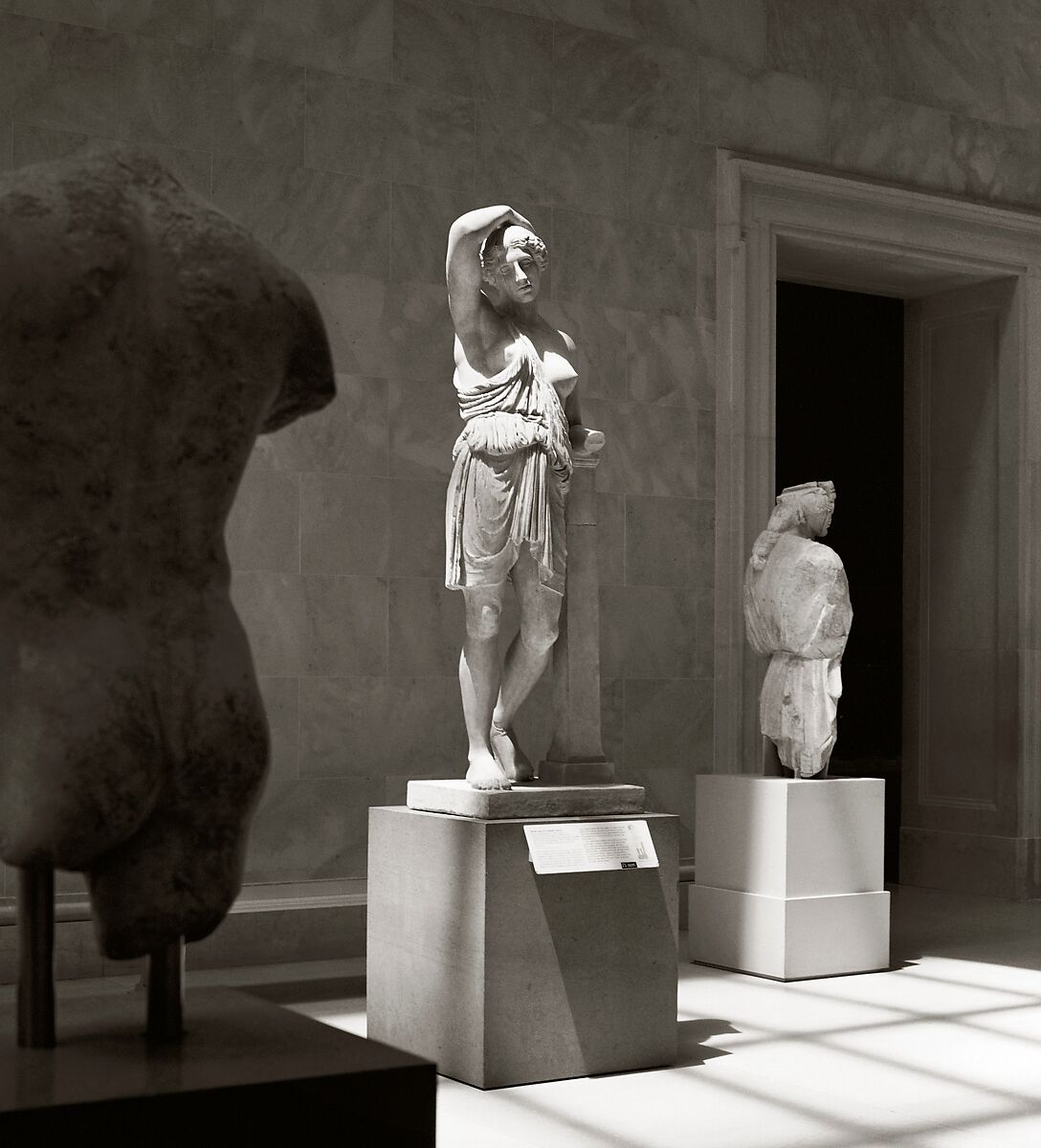 Marble statue of a wounded Amazon, Marble, Roman