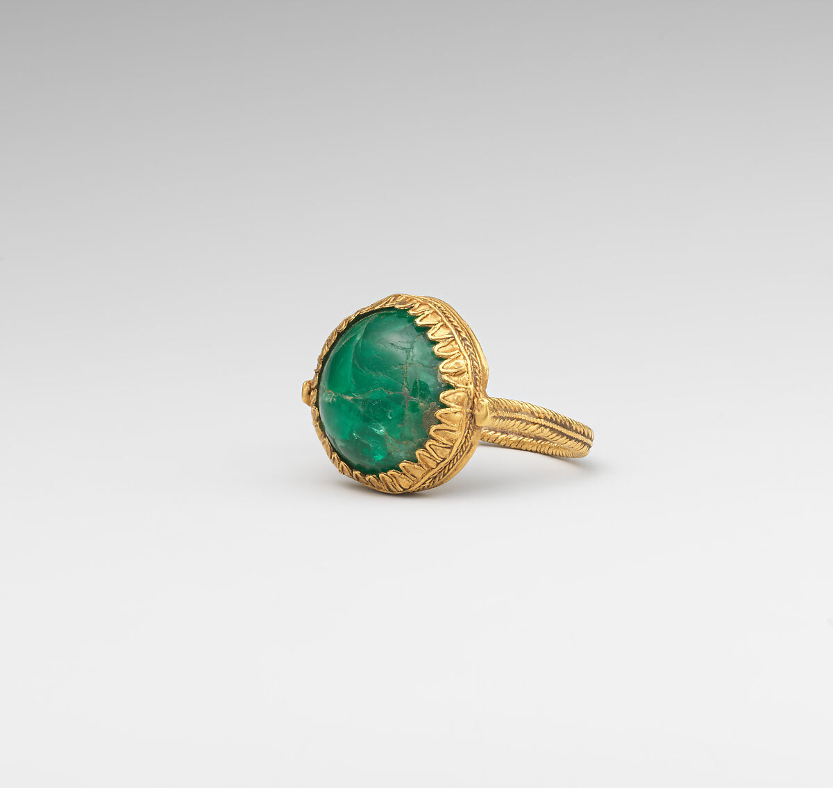 Gold ring set with an emerald, Gold, emerald, Greek