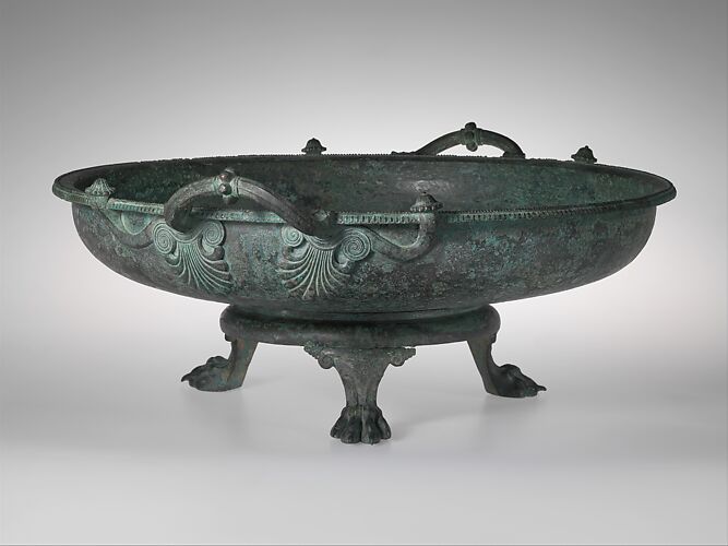 Bronze footbath with its stand