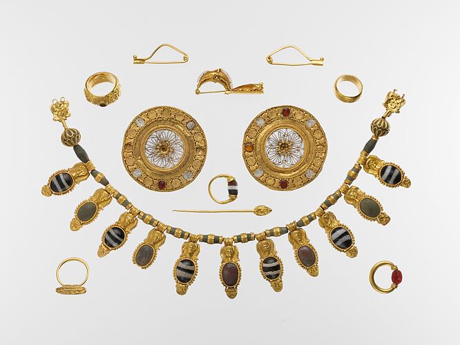 Two gold fibulae (safety pins)