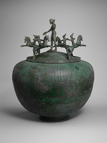 Bronze cinerary urn with lid